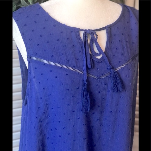 2/$15 MIX&MATCH  ✴️LAST ONE ✴️ SLEEVELESS DOTTED TOP W/ RUFFLED HEM - Picture 3 of 5